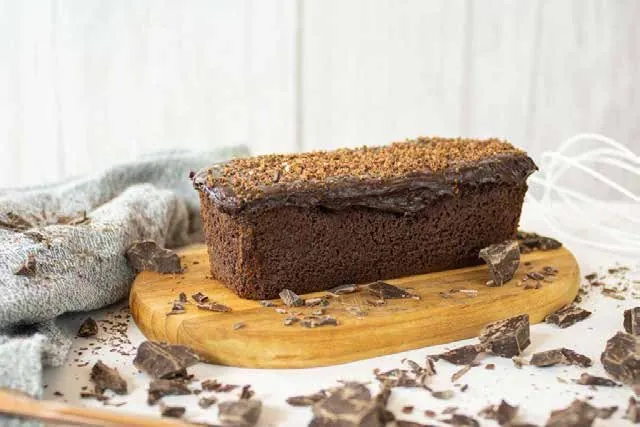 Bolo Chocolate com brigadeiro funcional da Cacau Vanilla, foto do catálogo Food Service 2026