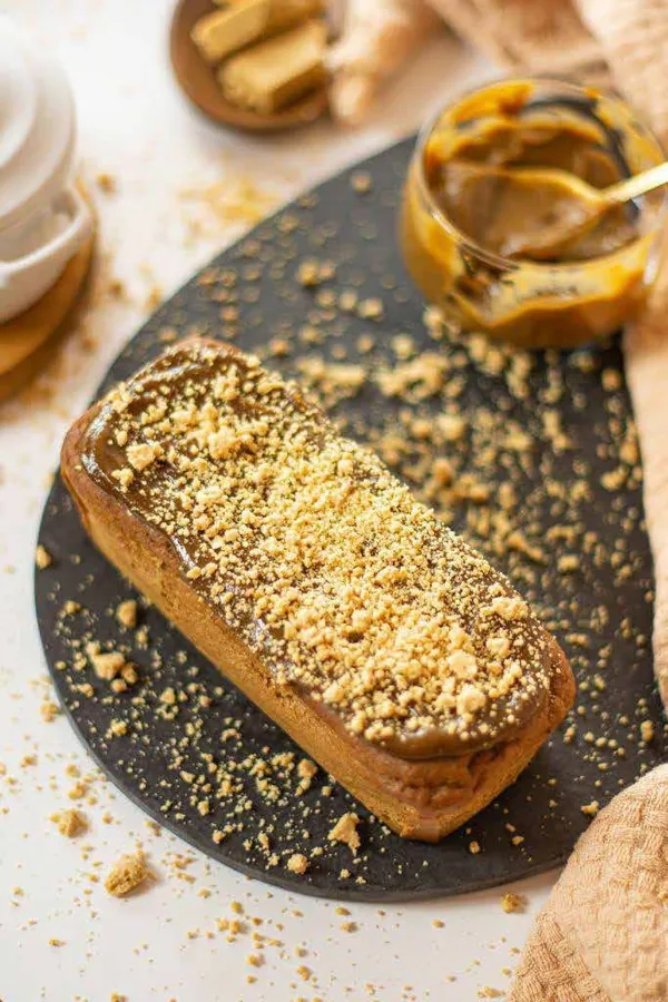 Bolo Paçoca com doce de leite da Cacau Vanilla, foto do catálogo Food Service 2026
